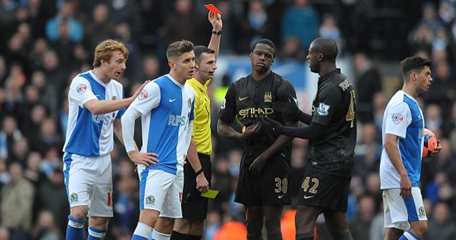 Bị đuổi người, Man City hòa thất vọng trước Blackburn